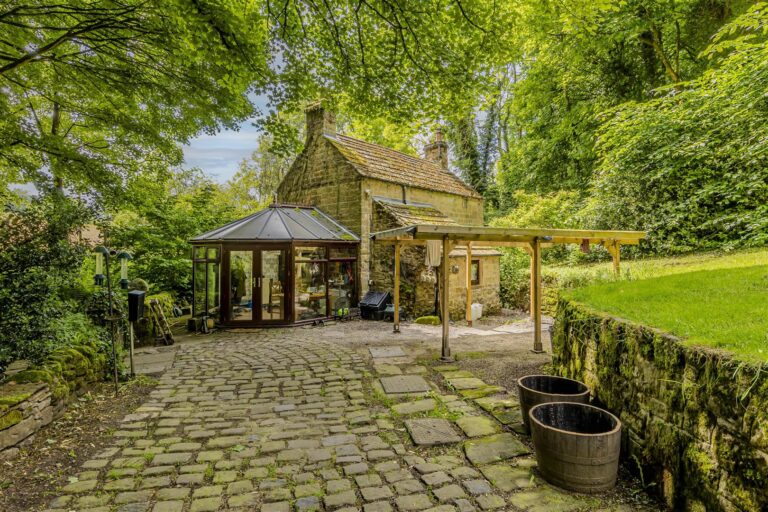 Butts Road, Ashover, Derbyshire, S45 0HW