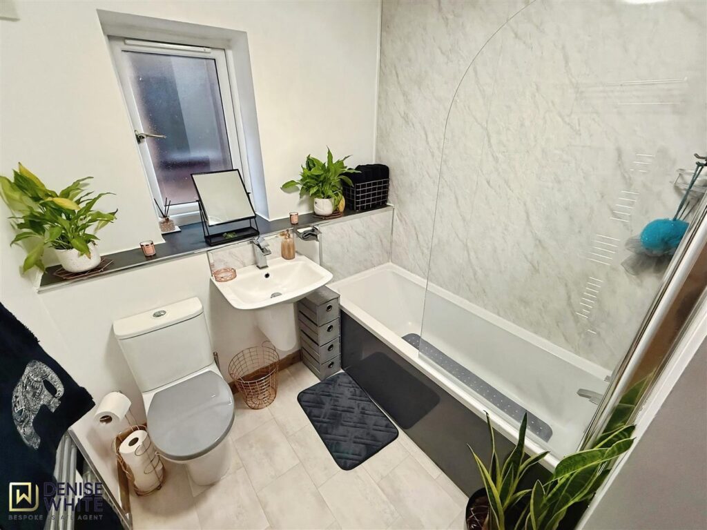 Meadow Close, Leek, Staffordshire, ST13 5TX