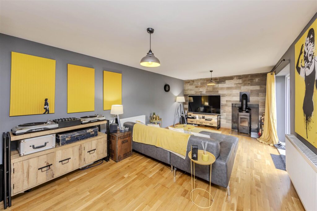 Meadow Close, Leek, Staffordshire, ST13 5TX
