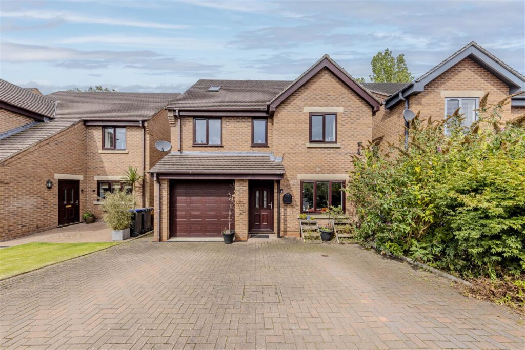 Meadow Close, Leek, Staffordshire, ST13 5TX