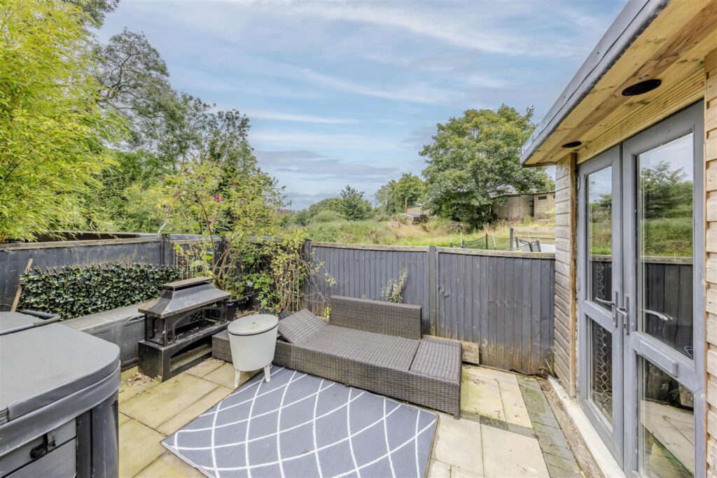 Meadow Close, Leek, Staffordshire, ST13 5TX