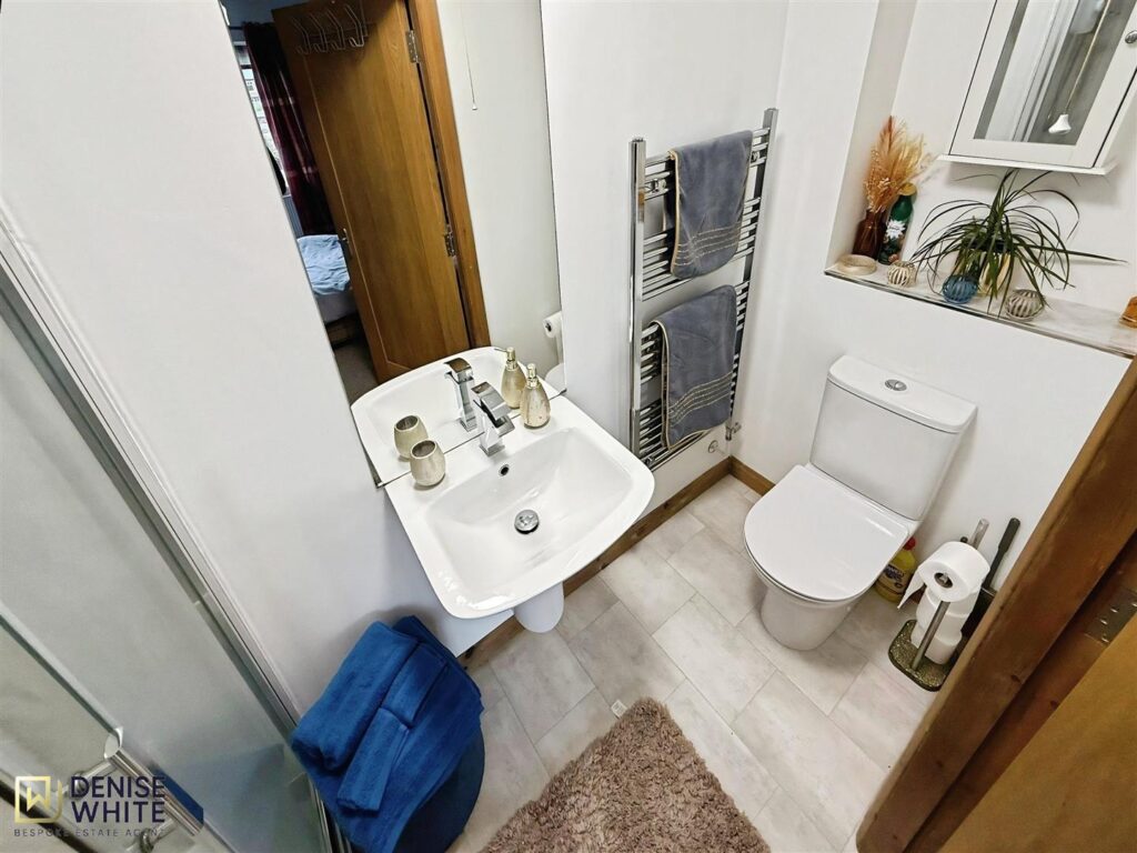 Meadow Close, Leek, Staffordshire, ST13 5TX