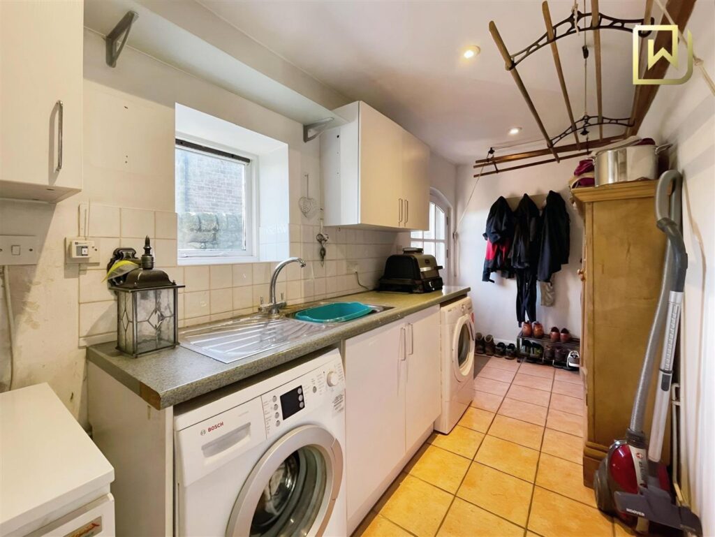 Park Lane, Endon, Stoke-On-Trent. ST9 9JA