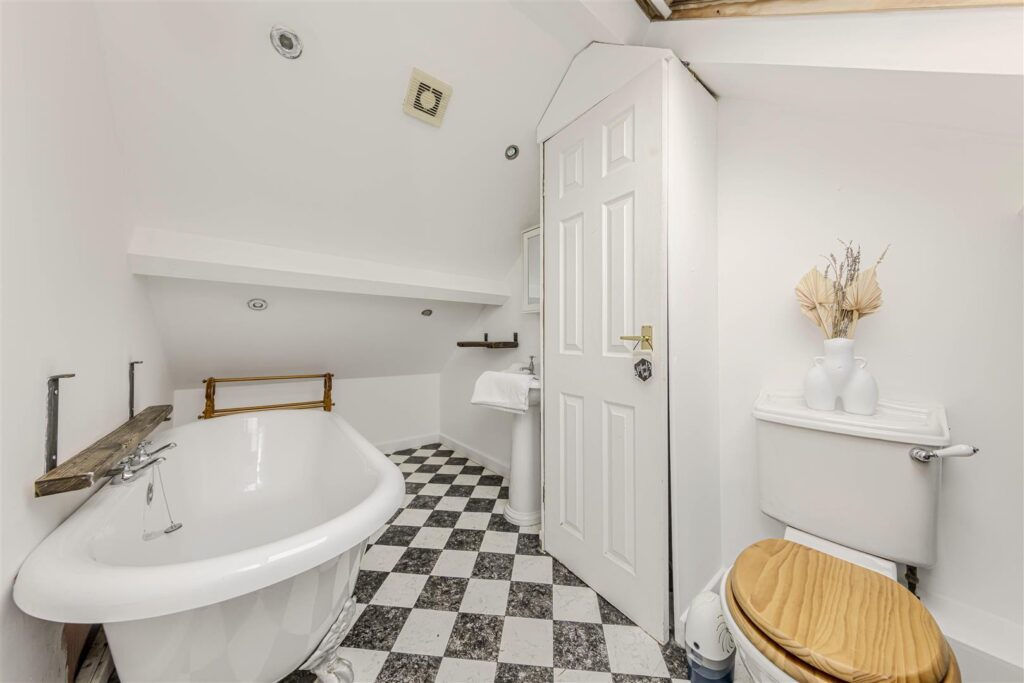 Leek Road, Longsdon, Staffordshire, ST9 9QF