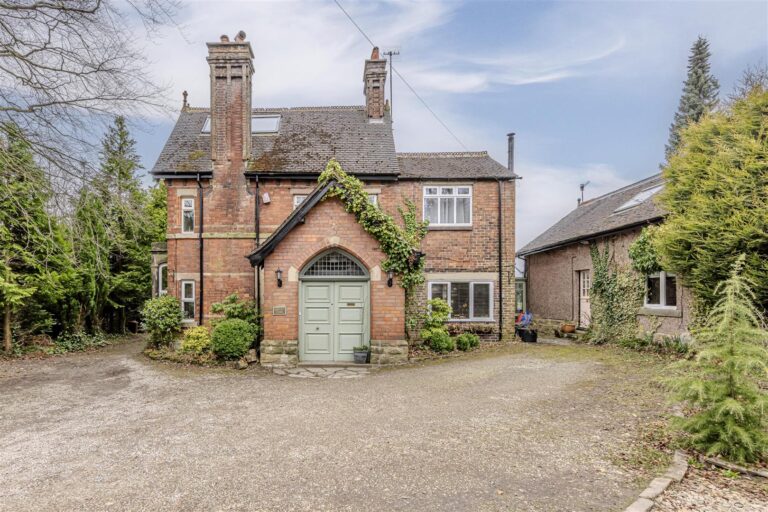 Leek Road, Longsdon, Staffordshire, ST9 9QF