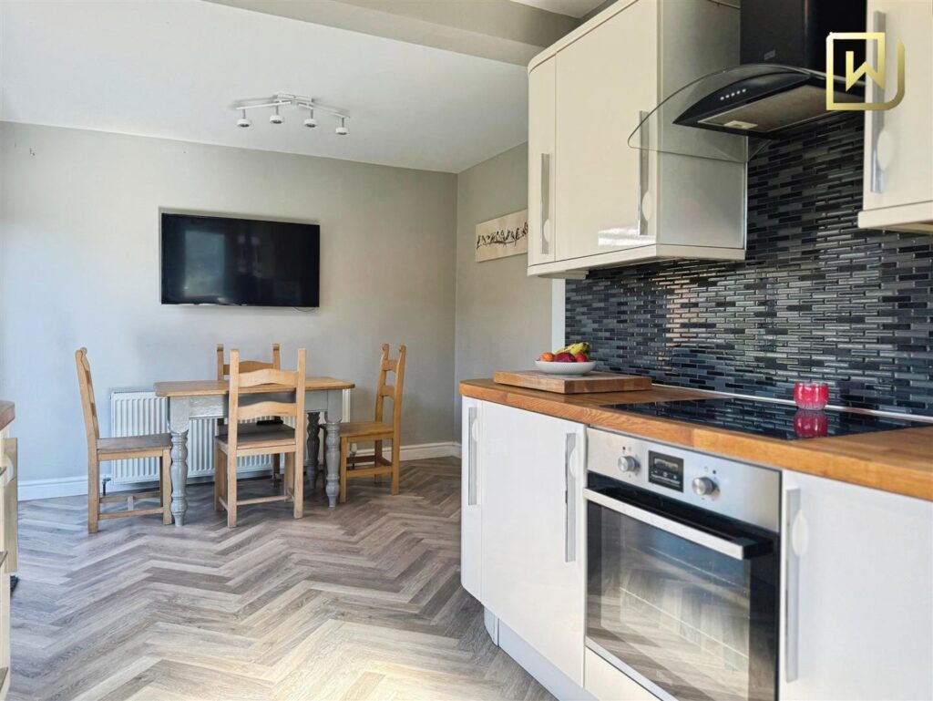 Churchill Avenue, Cheddleton, Leek, Staffordshire, St13 7EJ