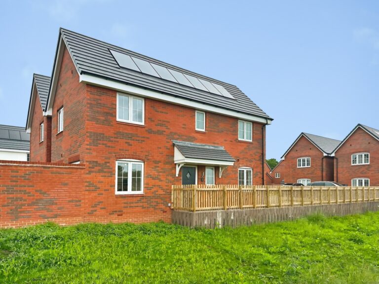 The Crescent, Stoke on Trent, ST3 6HR