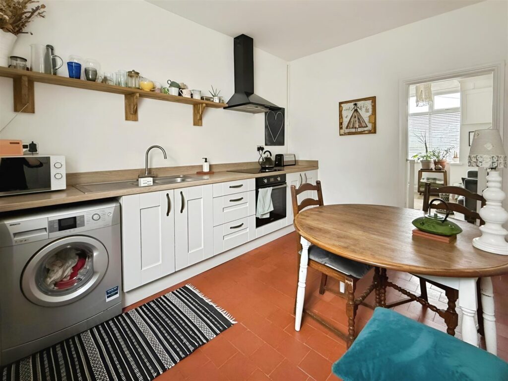 Newford Crescent, Milton, Stoke On Trent, ST2 7EB