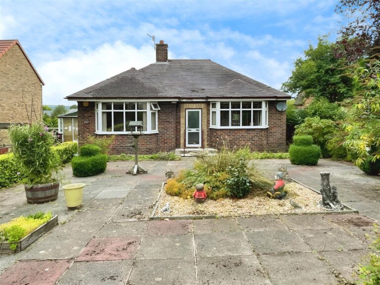 Buxton Road, Leek, Staffordshire, ST13 6NF