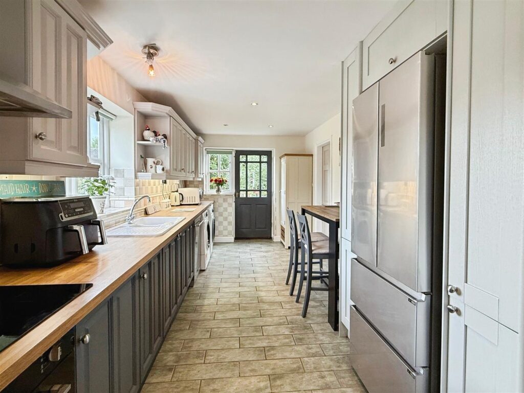 Manifold Close, Waterhouses, Staffordshire, ST10 3HH