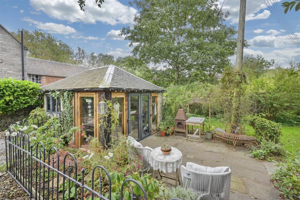 Leek Road, Waterhouses, Staffordshire, ST10 3HN