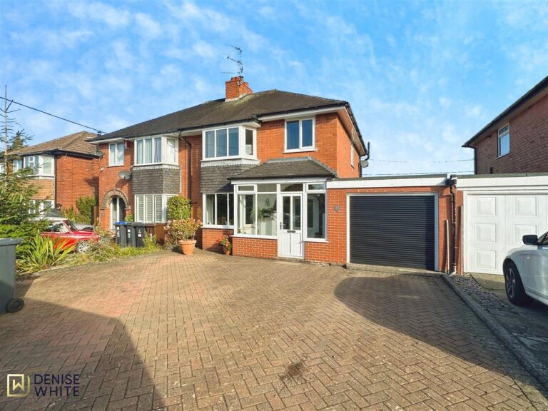Heath Avenue, Werrington, Staffordshire, ST9 0HT