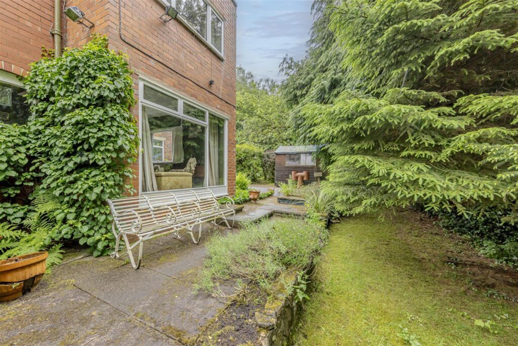 Sutherland Road, Longsdon, Staffordshire, ST9 9QD