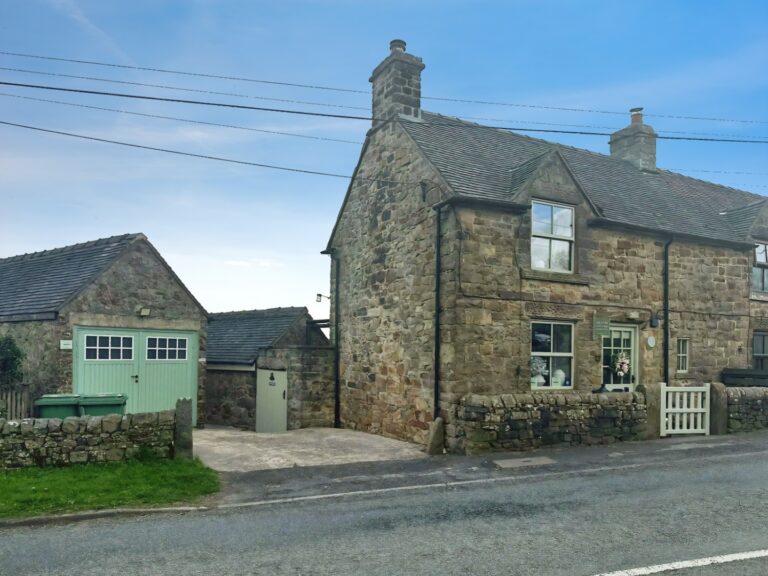3 Hill End Cottages, Leek Road, Warslow, Nr Buxton, Staffordshire, SK17 0JY