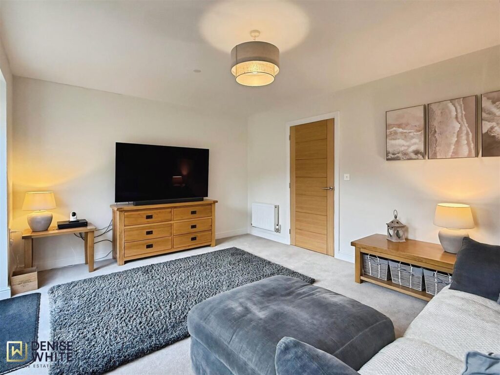 Rookery Close, Upper Tean, Staffordshire, ST10 4FS