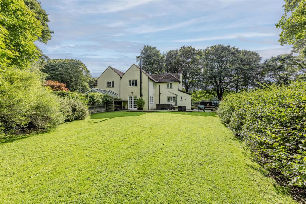 Brook House Drive, Buxton, Derbyshire, SK17 7HW