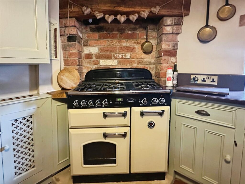 The Square, Oakamoor, Stoke-On-Trent, ST10 3AB