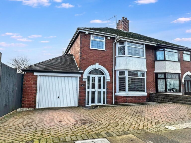 Derek Drive, Sneyd Green, Stoke-On-Trent, ST1 6BY