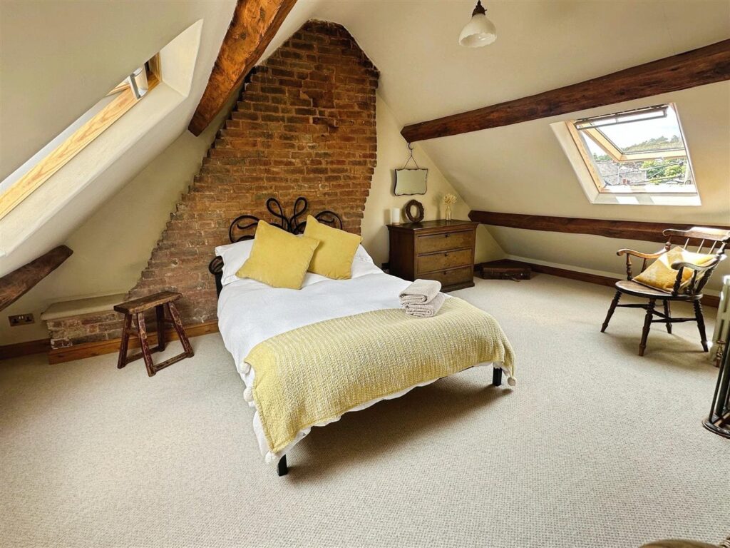 The Square, Oakamoor, Stoke-On-Trent, ST10 3AB