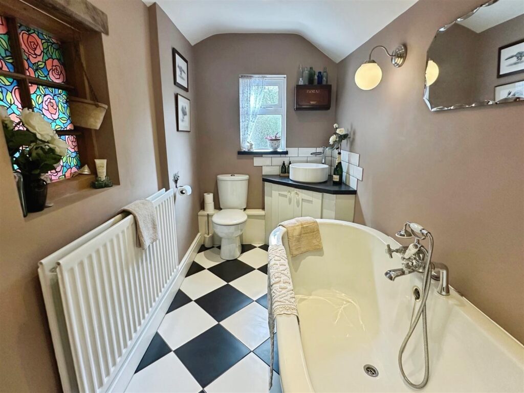 The Square, Oakamoor, Stoke-On-Trent, ST10 3AB