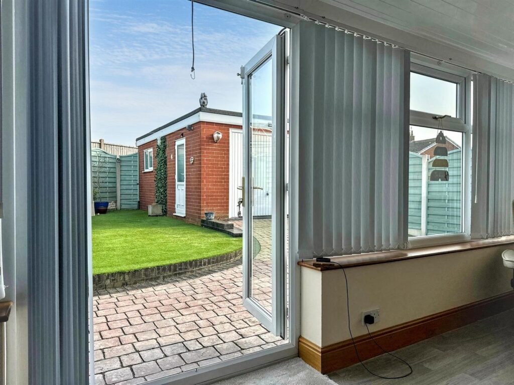 Gleneagles Crescent, Stoke-On-Trent, ST1 6NF