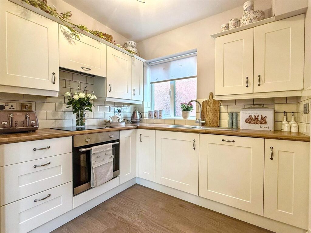 Eversley Avenue, Leek, Staffordshire, ST13 5HS