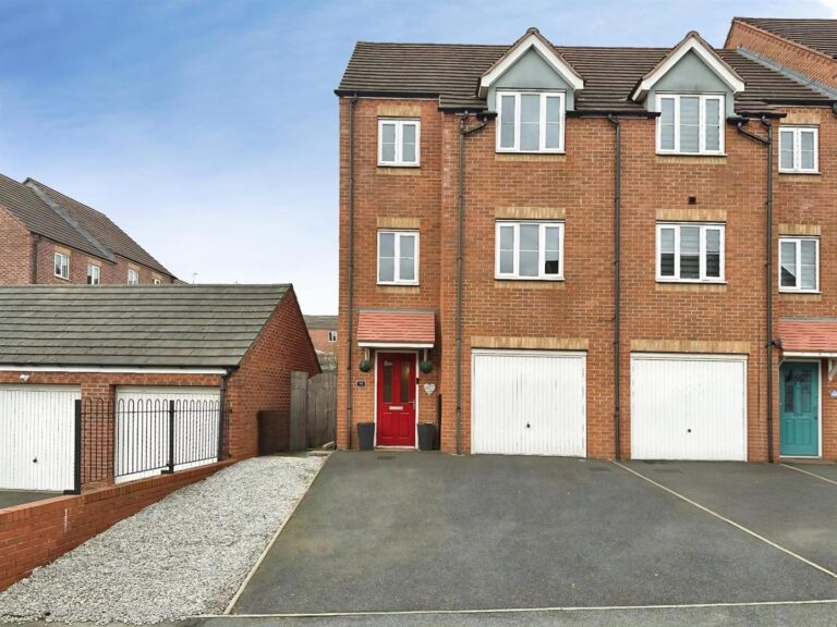 Burtree Drive, Norton Heights, Staffordshire, ST6 8GY