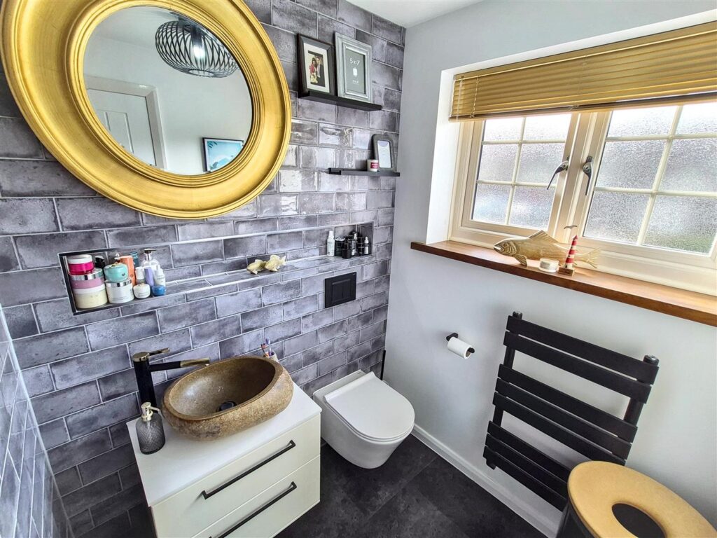 Tarragon Drive, Meir Park, Stoke-On-Trent, ST3 7YE