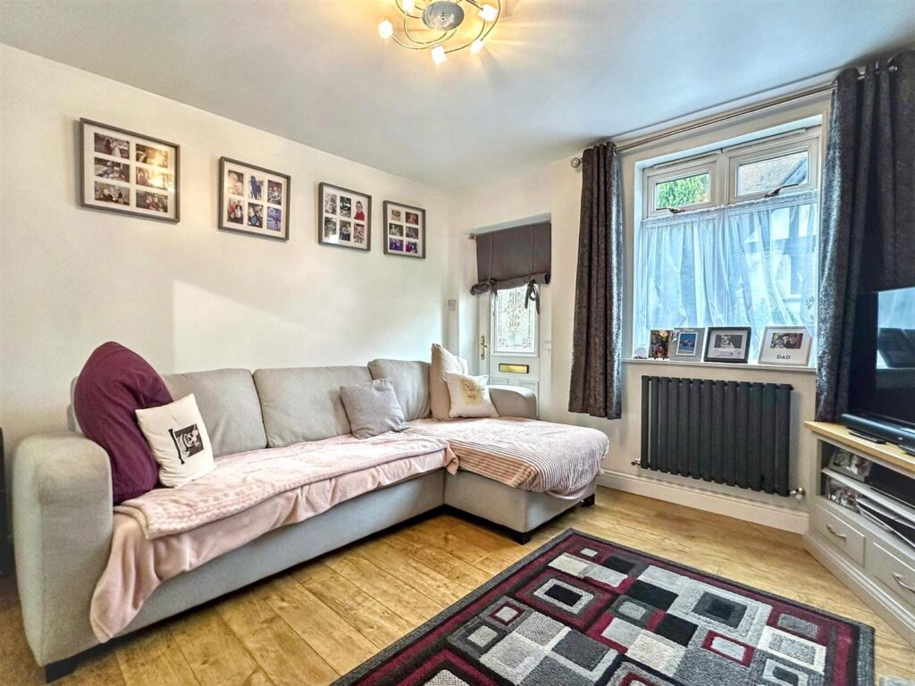 Cheadle Road, Cheddleton, Staffordshire, ST13 7HN