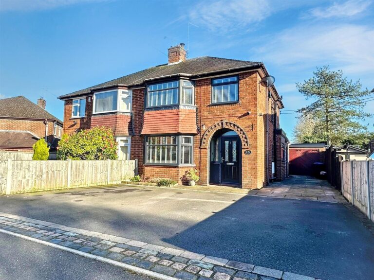 Crossfield Avenue, Blythe Bridge, Staffordshire, ST11 9PL