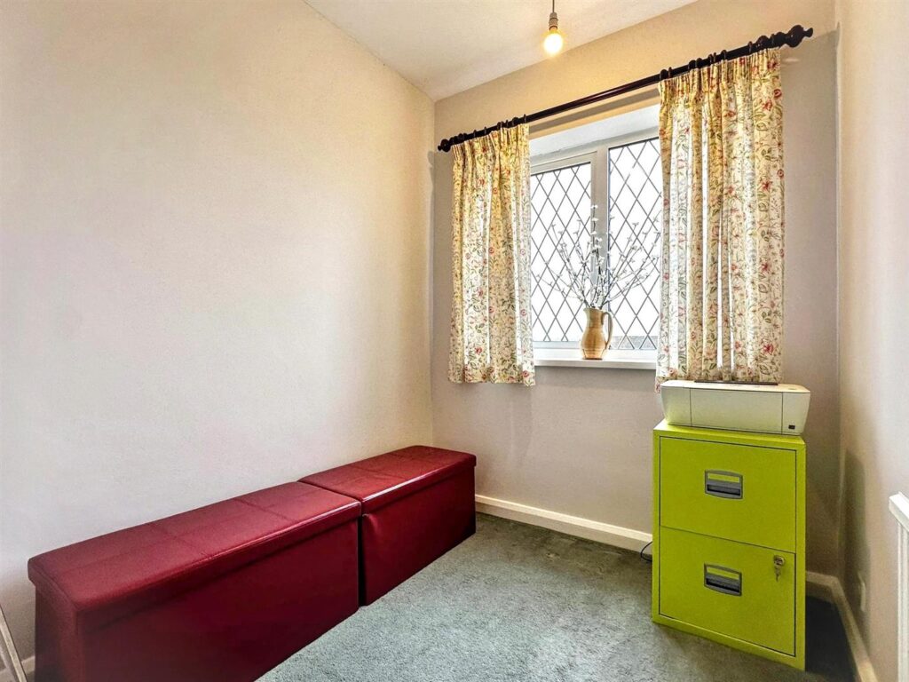 Mount Close, Werrington, Staffordshire, ST9 0EJ