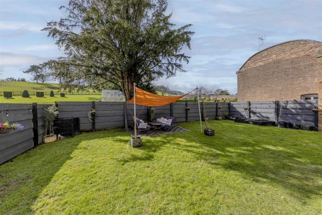 Light Oaks Estate, Oakamoor, Staffordshire, ST10 3AN