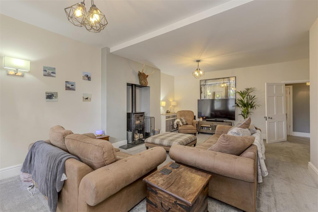Light Oaks Estate, Oakamoor, Staffordshire, ST10 3AN