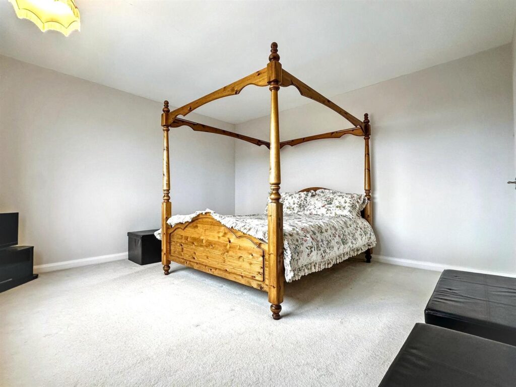 Mount Close, Werrington, Staffordshire, ST9 0EJ