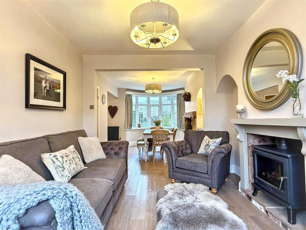 Eversley Avenue, Leek, Staffordshire, ST13 5HS