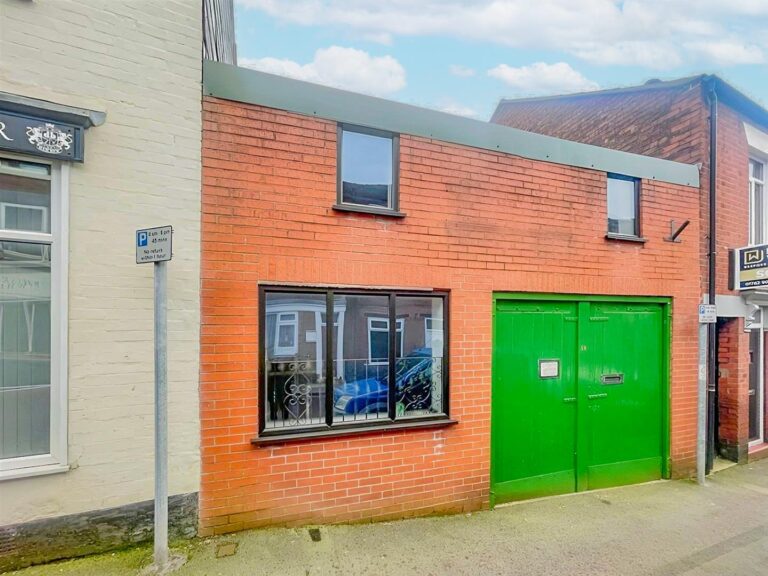 Commercial Space – Russell Street, Leek, Staffordshire, ST13 5JF