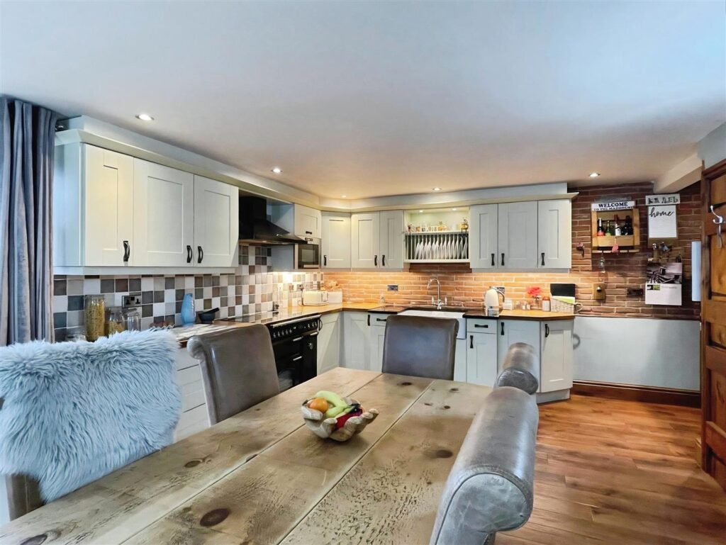 Hurds Hollow, Matlock, Derbyshire, DE4 3JZ