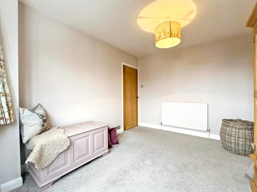 Eversley Avenue, Leek, Staffordshire, ST13 5HS