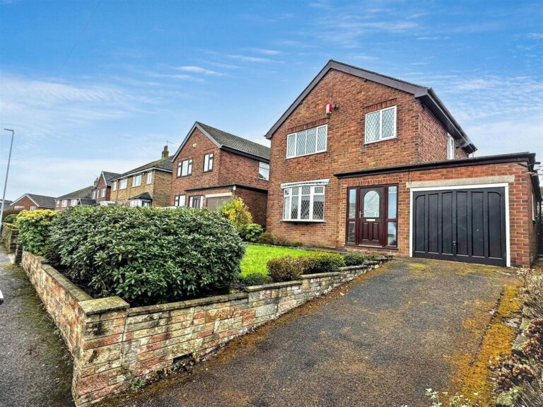 Mount Close, Werrington, Staffordshire, ST9 0EJ