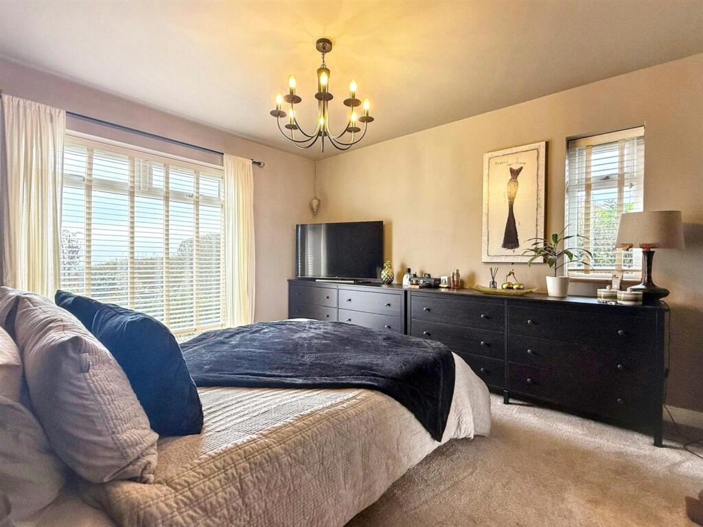 Gravelly Bank, Meir Heath, Stoke-On-Trent, ST3 7EG