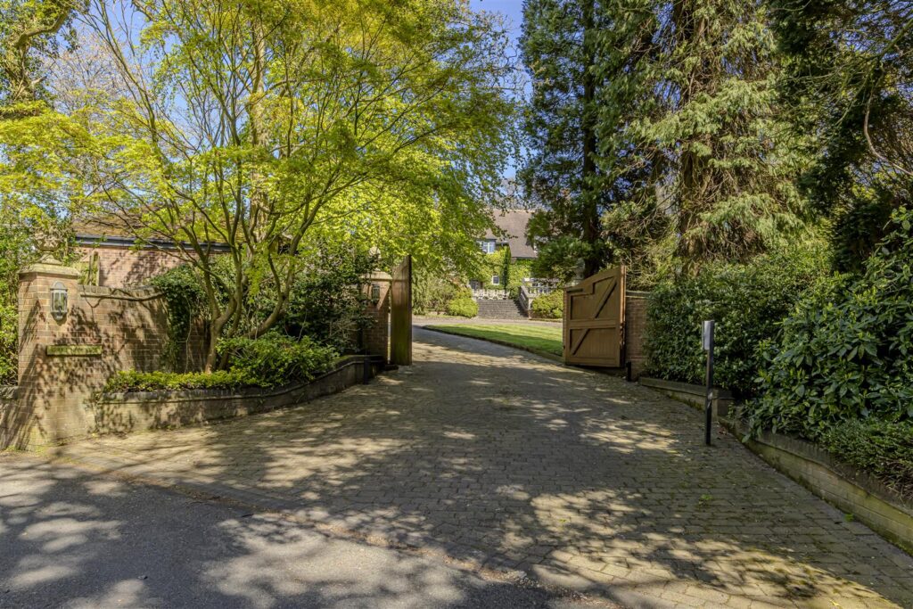 Honeysuckle Lane, Longsdon, Staffordshire, ST9 9QN