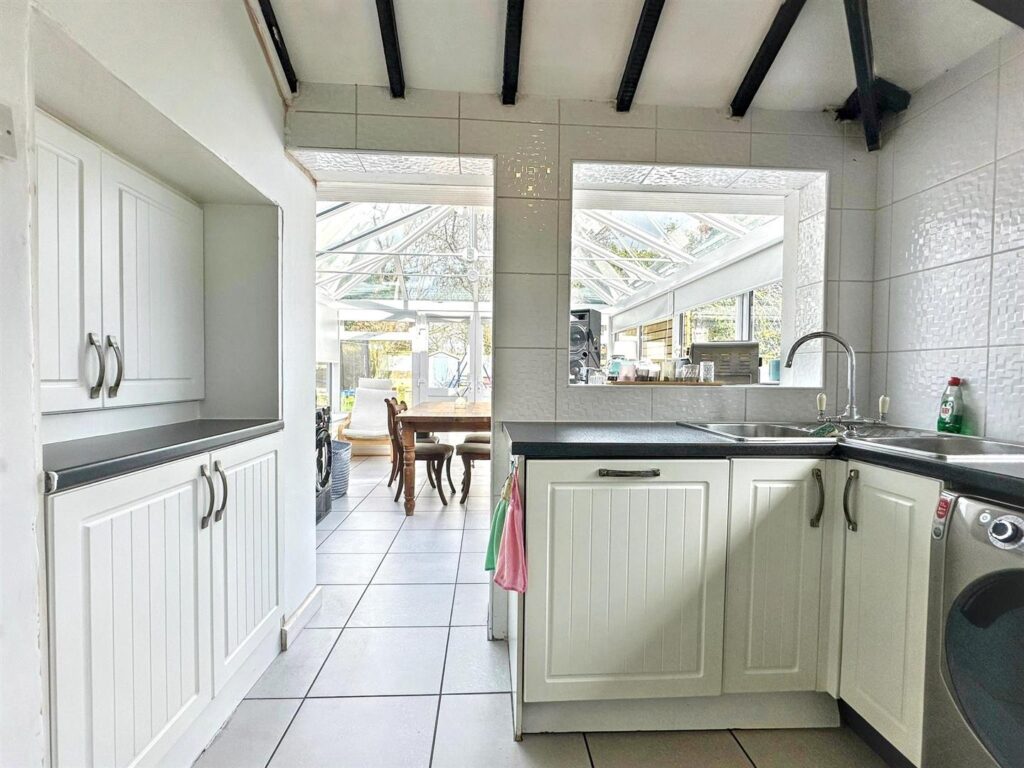 Cellarhead Road, Werrington, Staffordshire, ST9 0HW