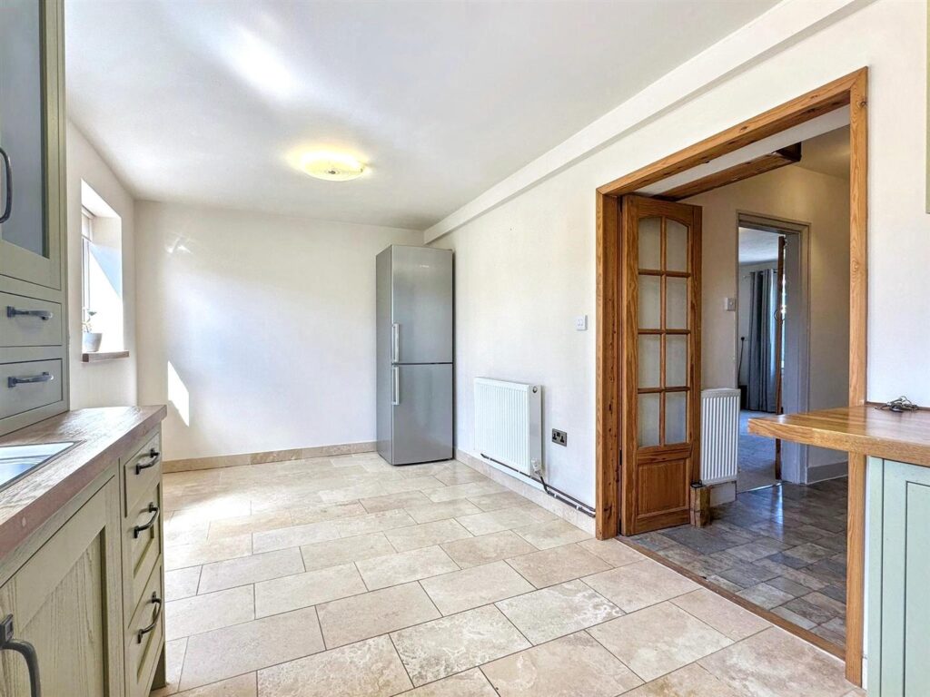 Argles Road, Leek, Staffordshire, ST13 6PG