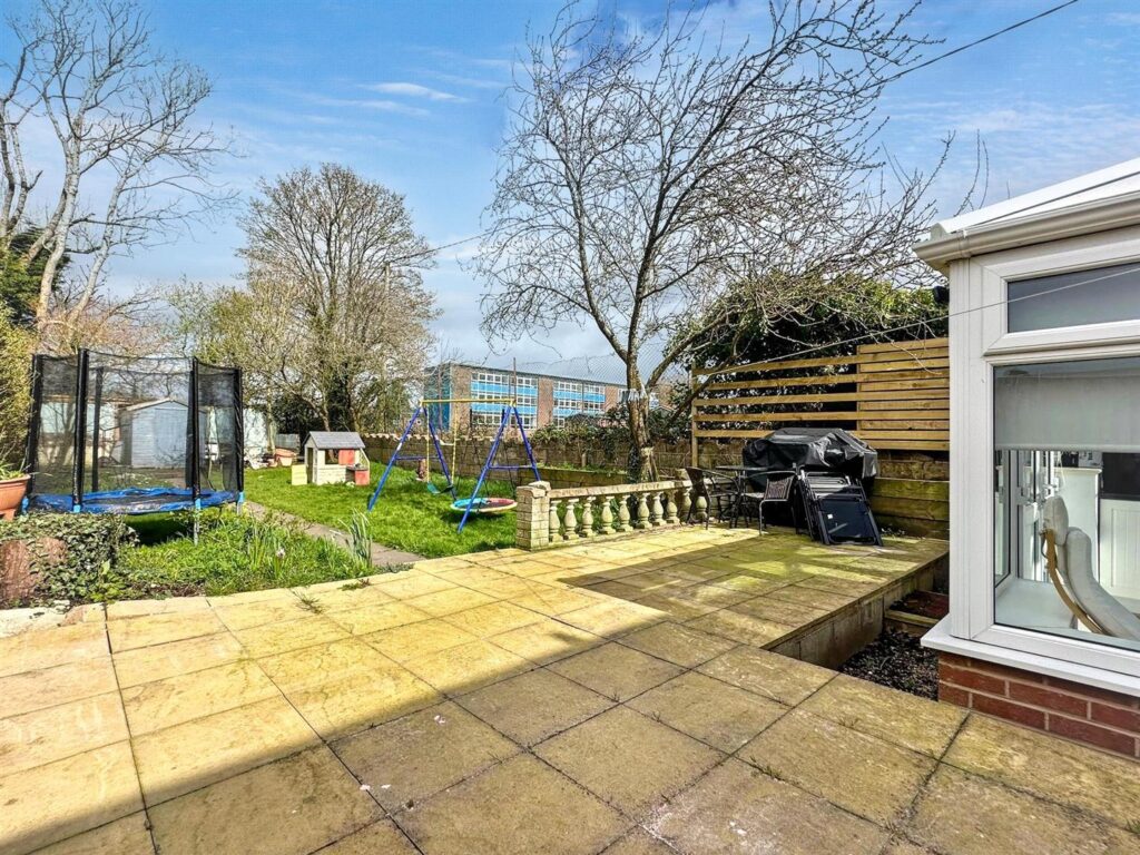 Cellarhead Road, Werrington, Staffordshire, ST9 0HW