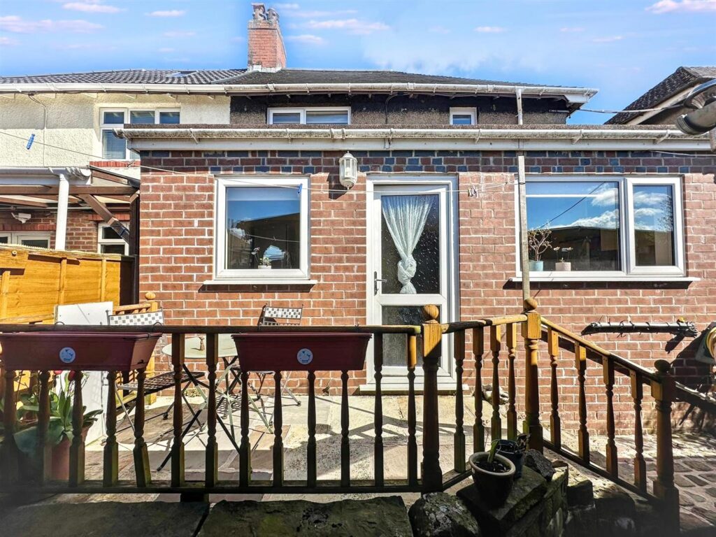 Argles Road, Leek, Staffordshire, ST13 6PG