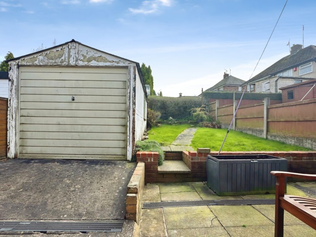 Ian Road, Newchapel, Stoke-On-Trent, ST7 4PW