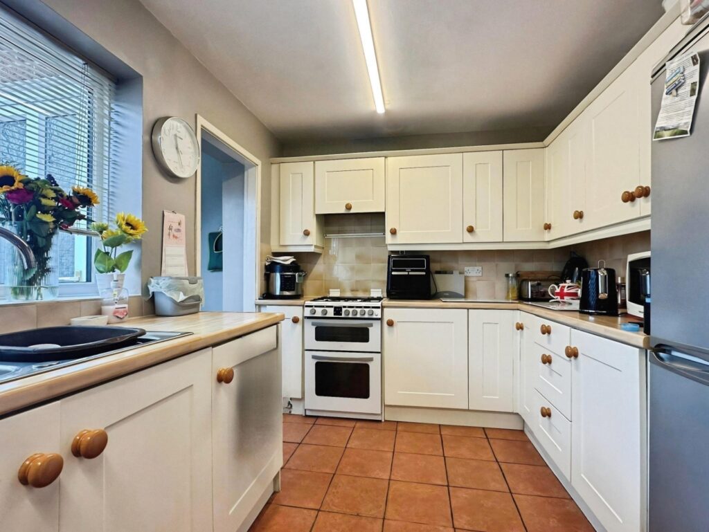 Ian Road, Newchapel, Stoke-On-Trent, ST7 4PW
