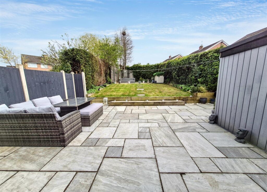 Debenham Crescent, Eaton Park, Stoke-On-Trent, ST2 9NW