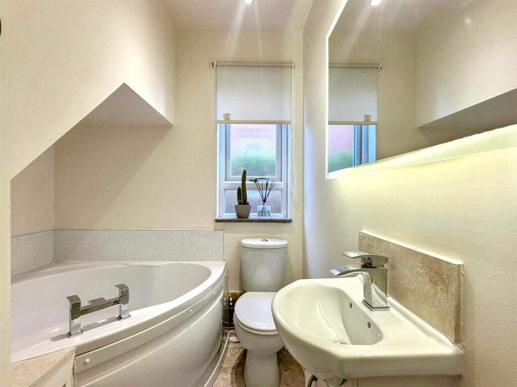 Argles Road, Leek, Staffordshire, ST13 6PG
