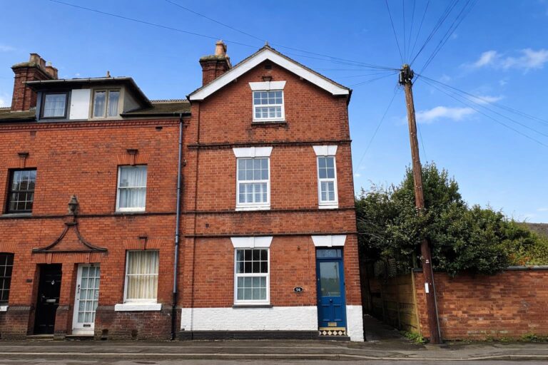 Queen Street, Leek, Staffordshire, ST13 6LL